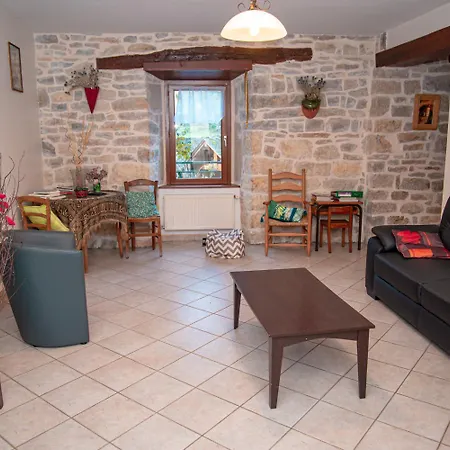 De France 3 Epis 6/7 Pers Aux Salelles Ferienhaus